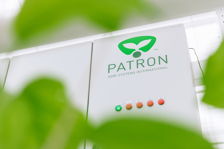 Patron climate control unit in a high-tech greenhouse by Van der Hoeven