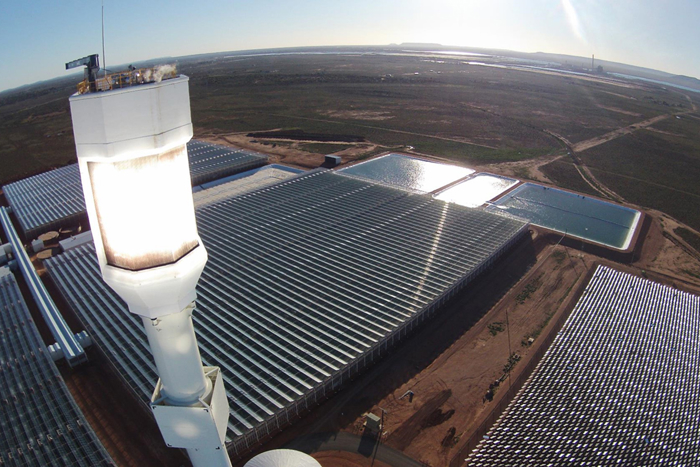 Sundrop greenhouse in dry climate with seawater tech