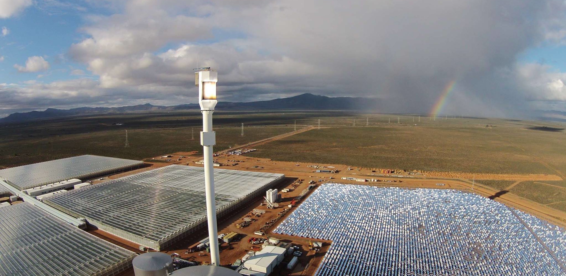 Sundrop Farms greenhouse installation by Van der Hoeven