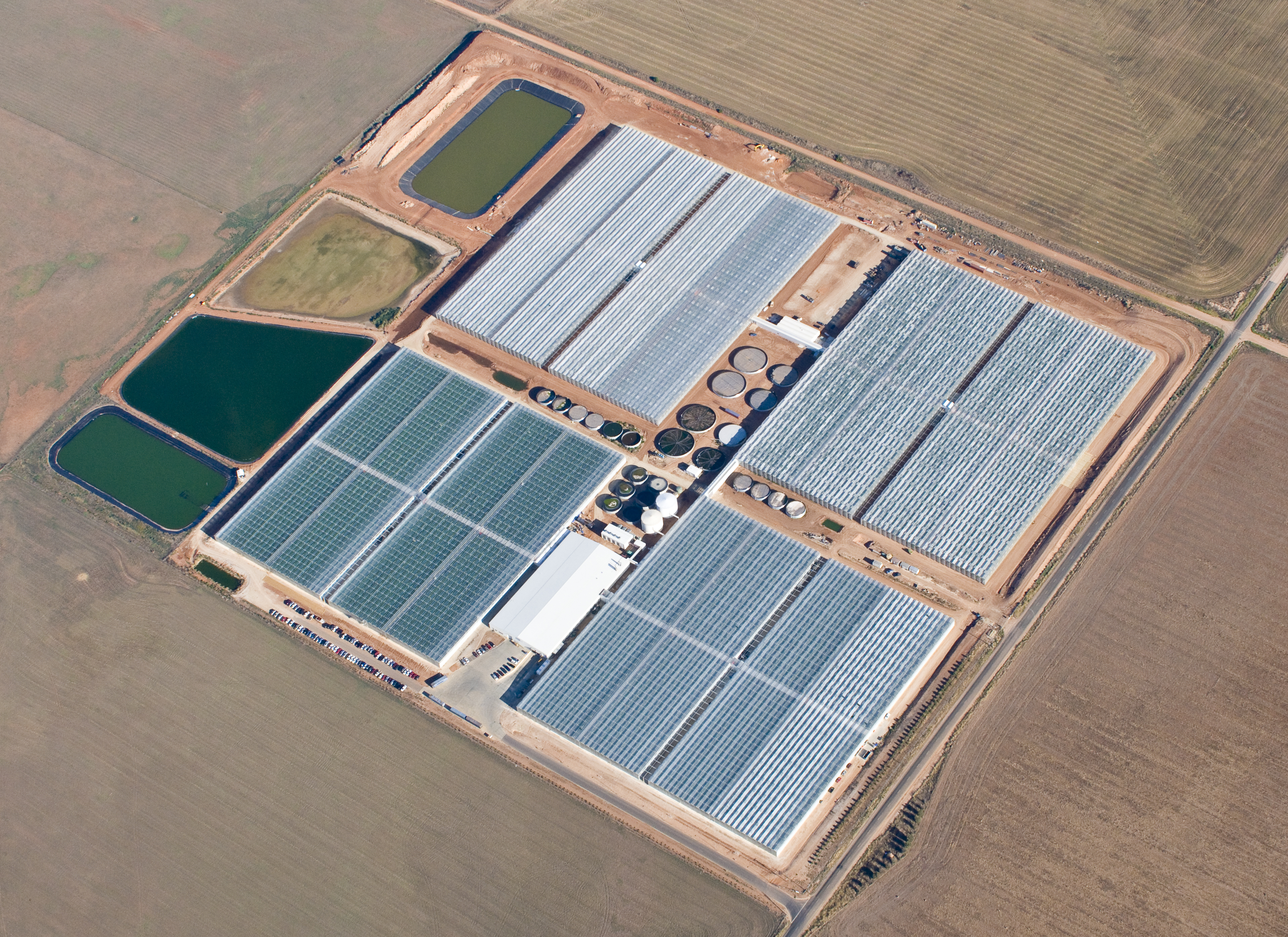 Aerial view of Dvineripe glasshouse built by Van der Hoeven in Australia - Life Cycle of a Greenhouse
